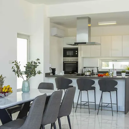 Brand New Luxurious With Pool Villa *