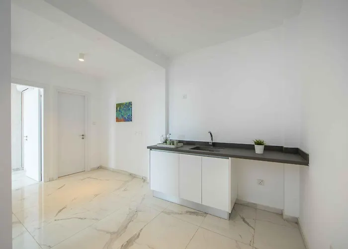 Villa Brand New Luxurious With Pool *