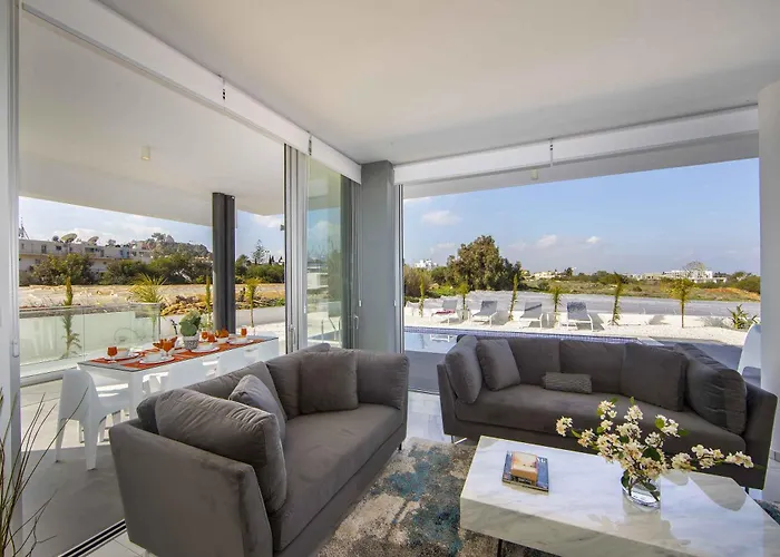 Brand New Luxurious With Pool Villa