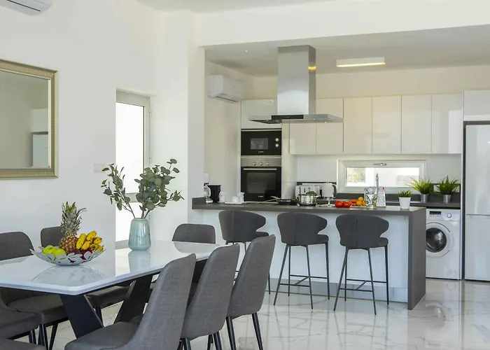 Brand New Luxurious With Pool Villa *