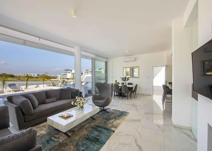 Villa Brand New Luxurious With Pool *