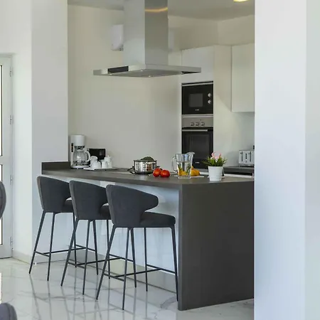 Brand New Luxurious With Pool *