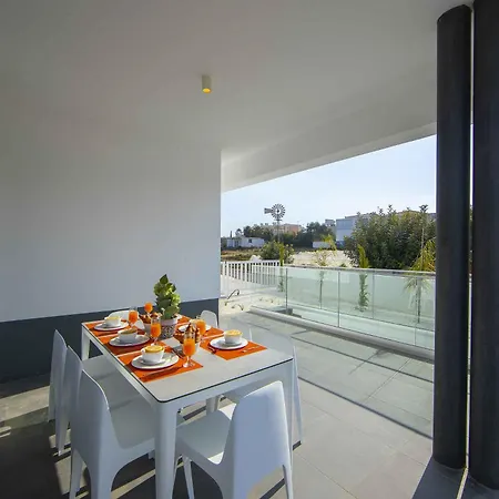 Brand New Luxurious With Pool וילה