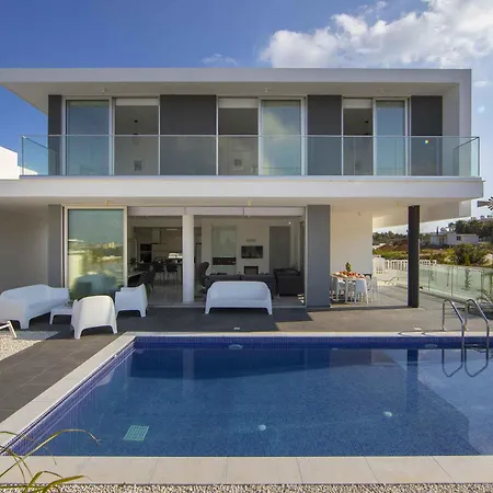 Villa Brand New Luxurious With Pool *