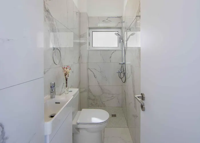 Brand New Luxurious With Pool *