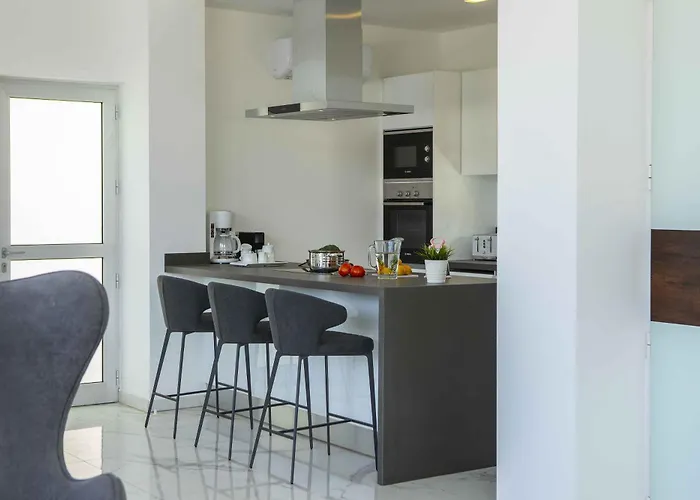 Brand New Luxurious With Pool *