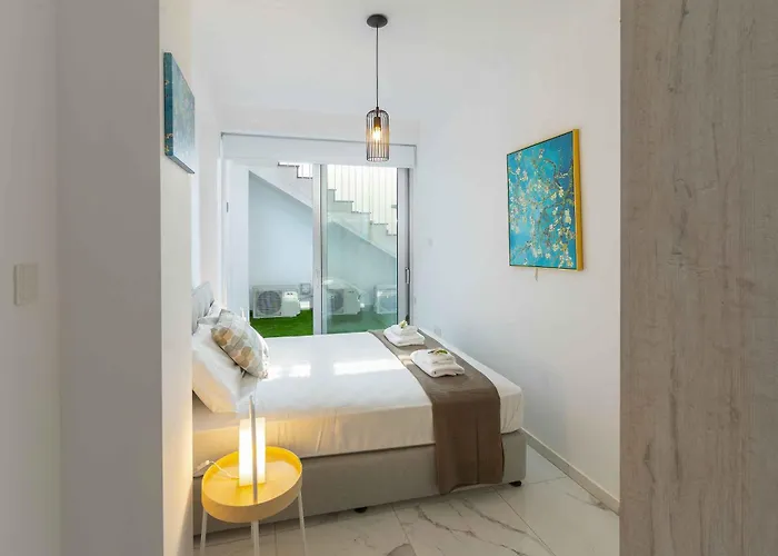 Brand New Luxurious With Pool ヴィラ プロタラス