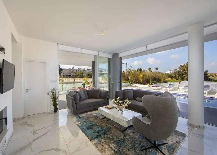 וילה Brand New Luxurious With Pool פרוטאראס